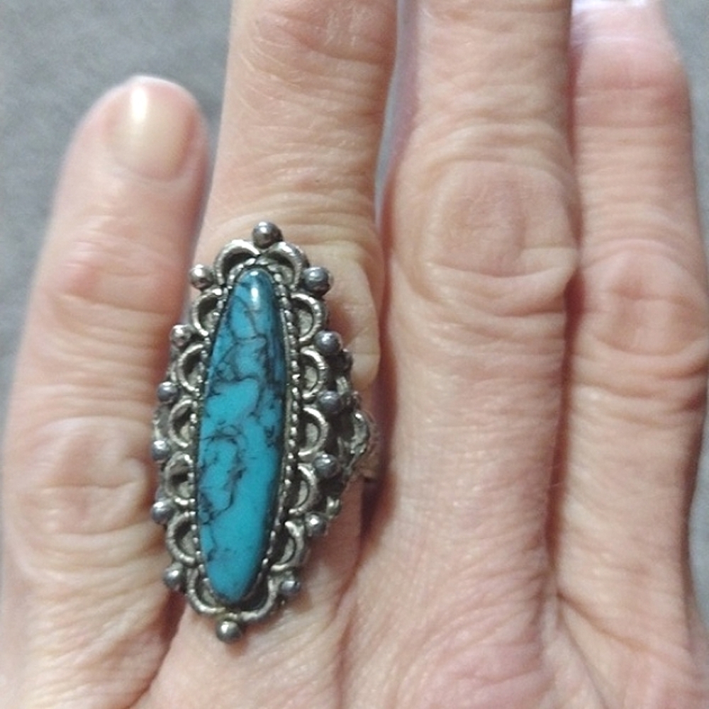 VINTAGE FAUX TURQUOISE SILVER-TONE LARGE FILIGREE ADJUSTABLE SIZE 7 - 8  RING